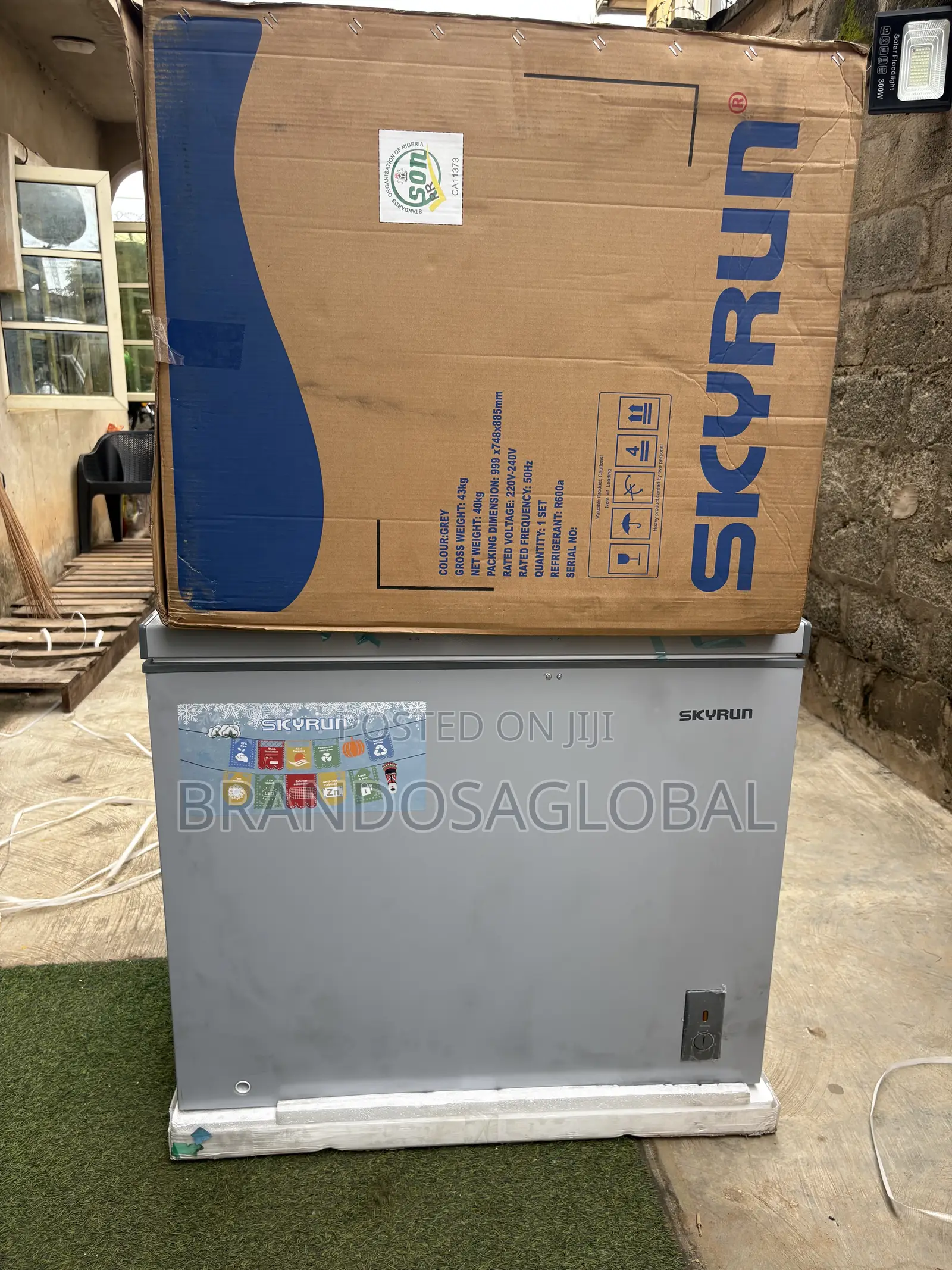 SkyRun BD-260A Chest Freezer for Restaurants