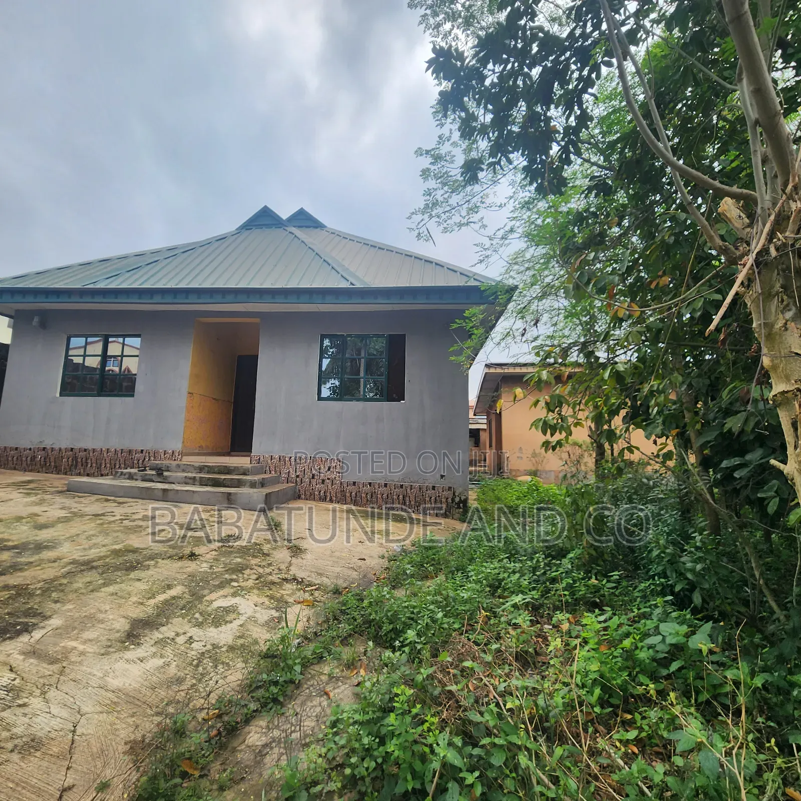 5bdrm Bungalow in Alakia for rent