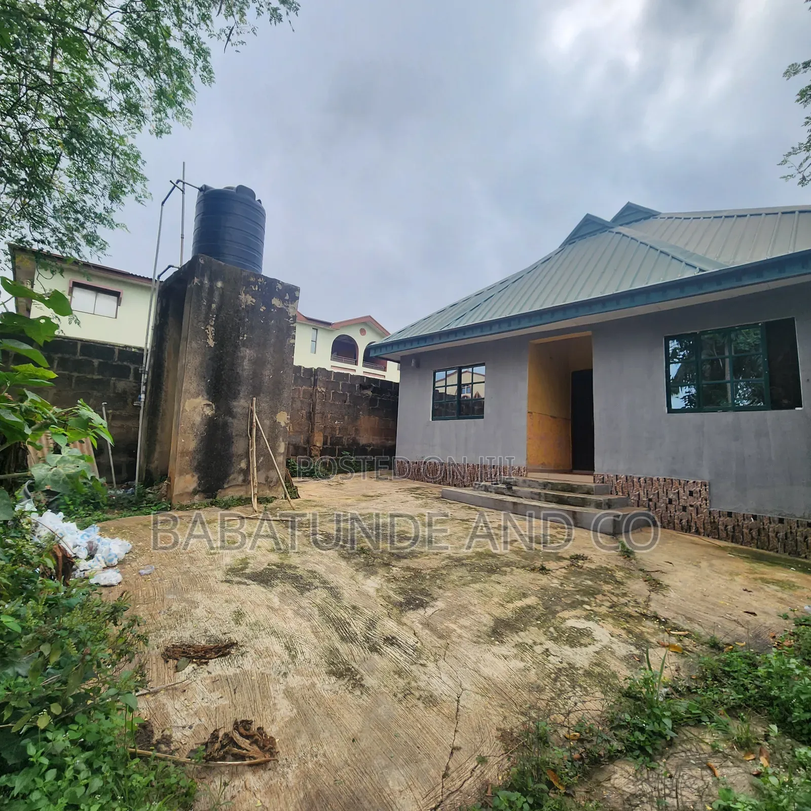 5bdrm Bungalow in Alakia for rent