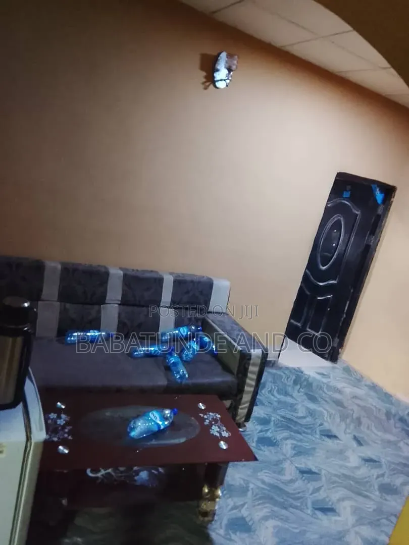 5bdrm Bungalow in Alakia for rent