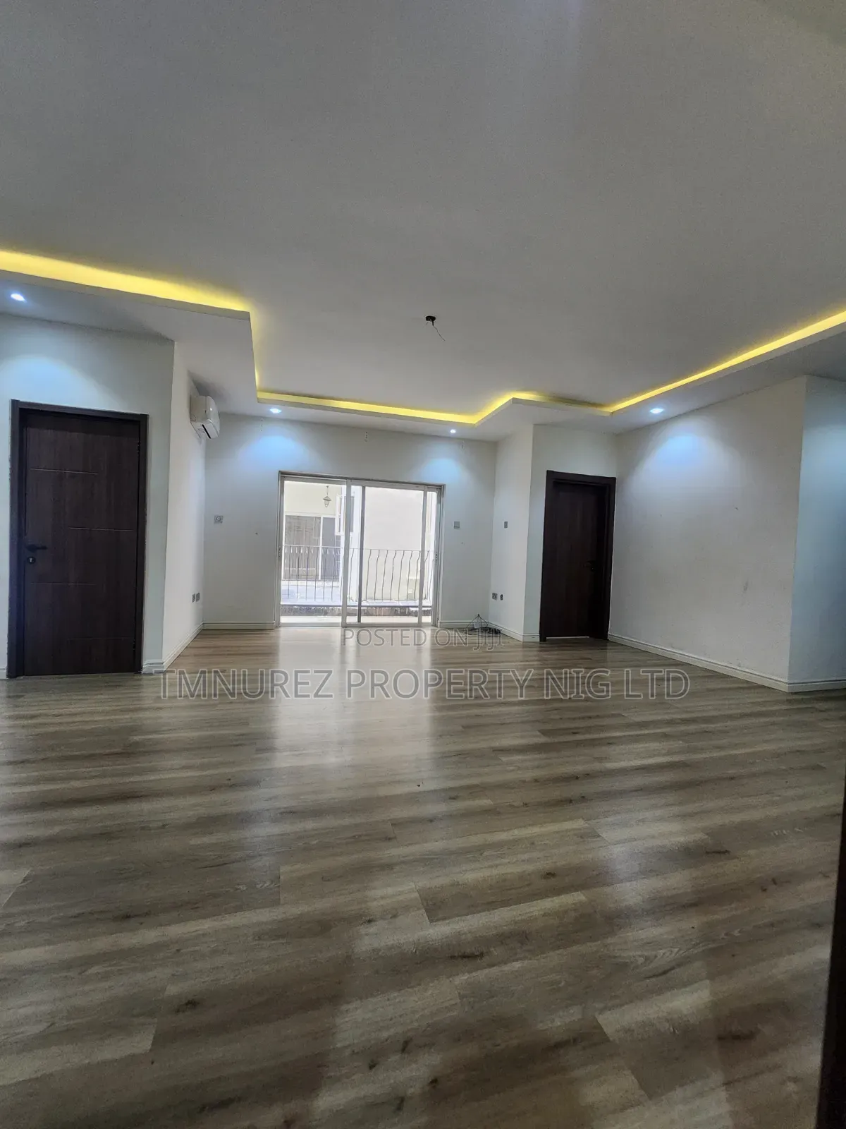3bdrm Apartment in Lekki Phase 1 for rent