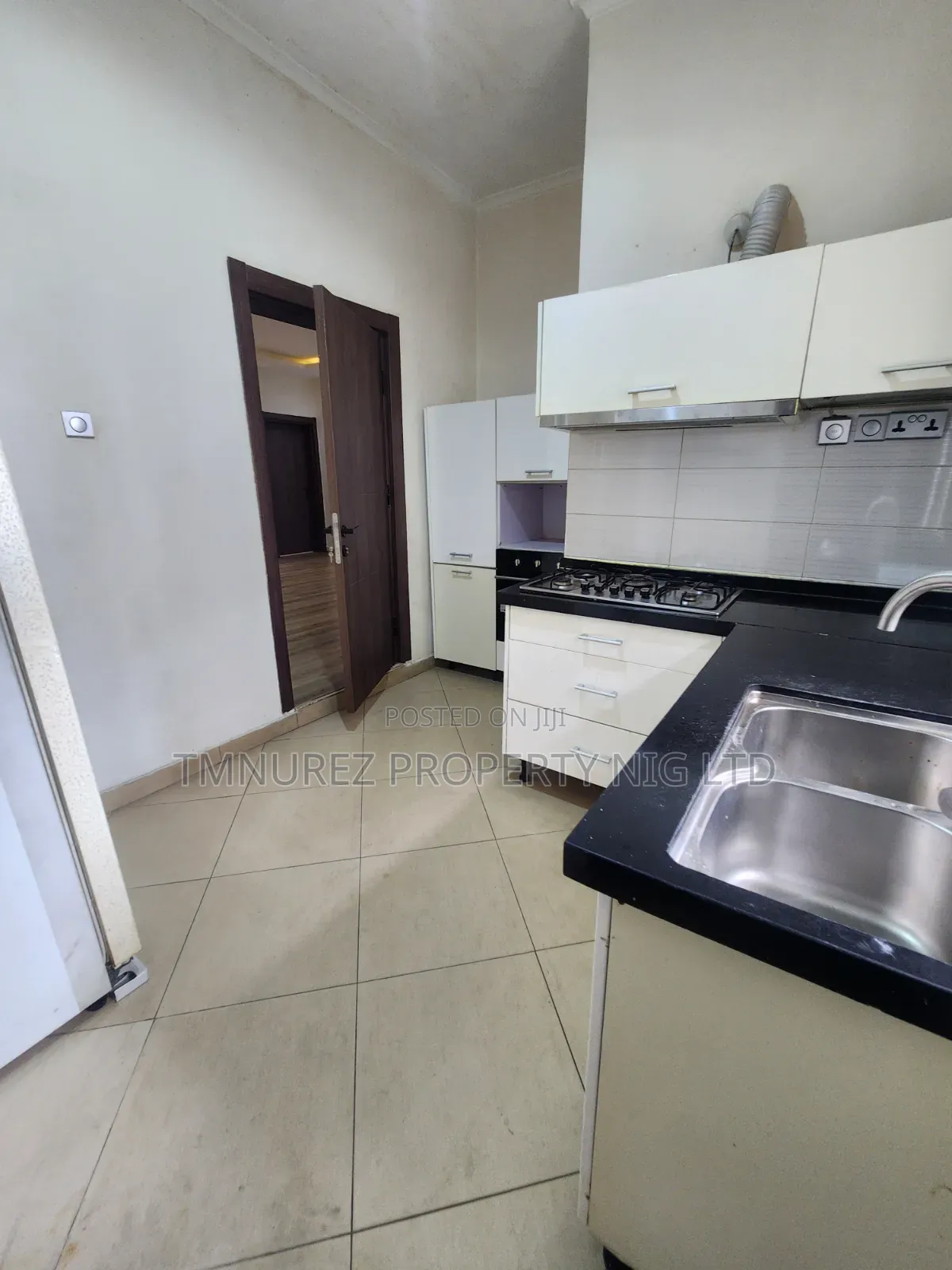3bdrm Apartment in Lekki Phase 1 for rent