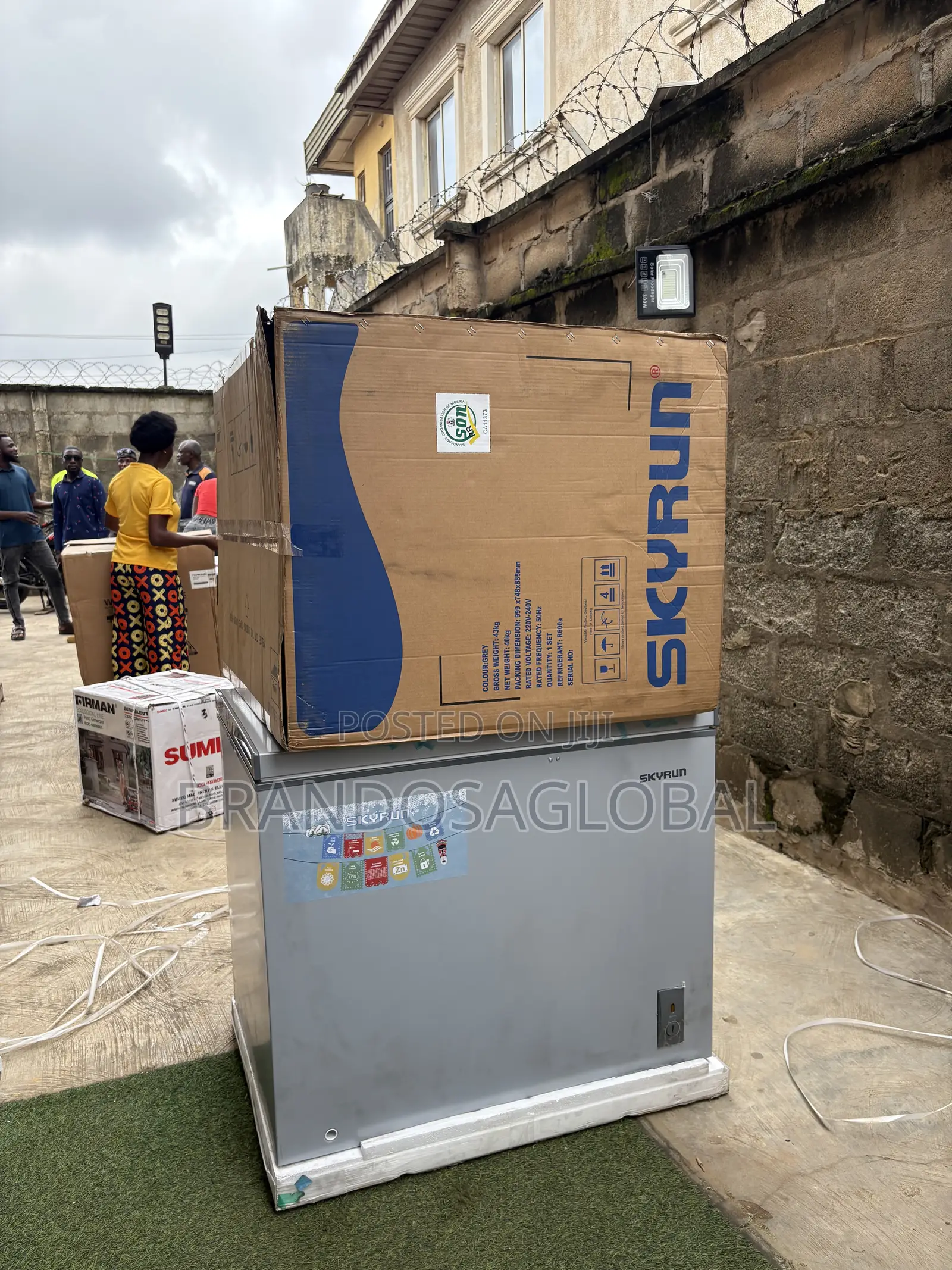 SkyRun BD-260A Chest Freezer for Household Storage