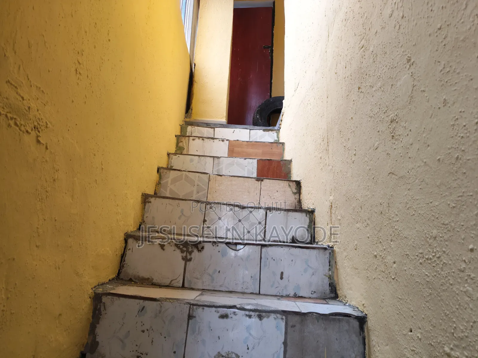 2bdrm Apartment in Fola Agoro Axis for rent