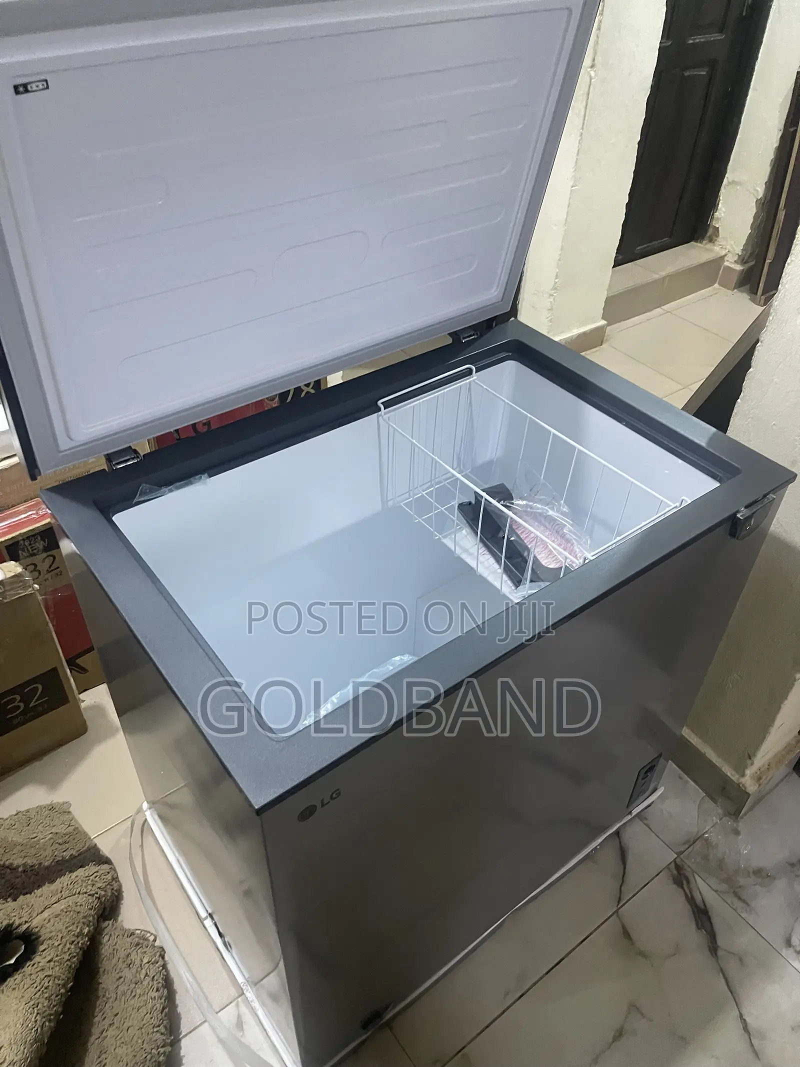 LG Chest Freezer 205R – Large 194L Freezing Space