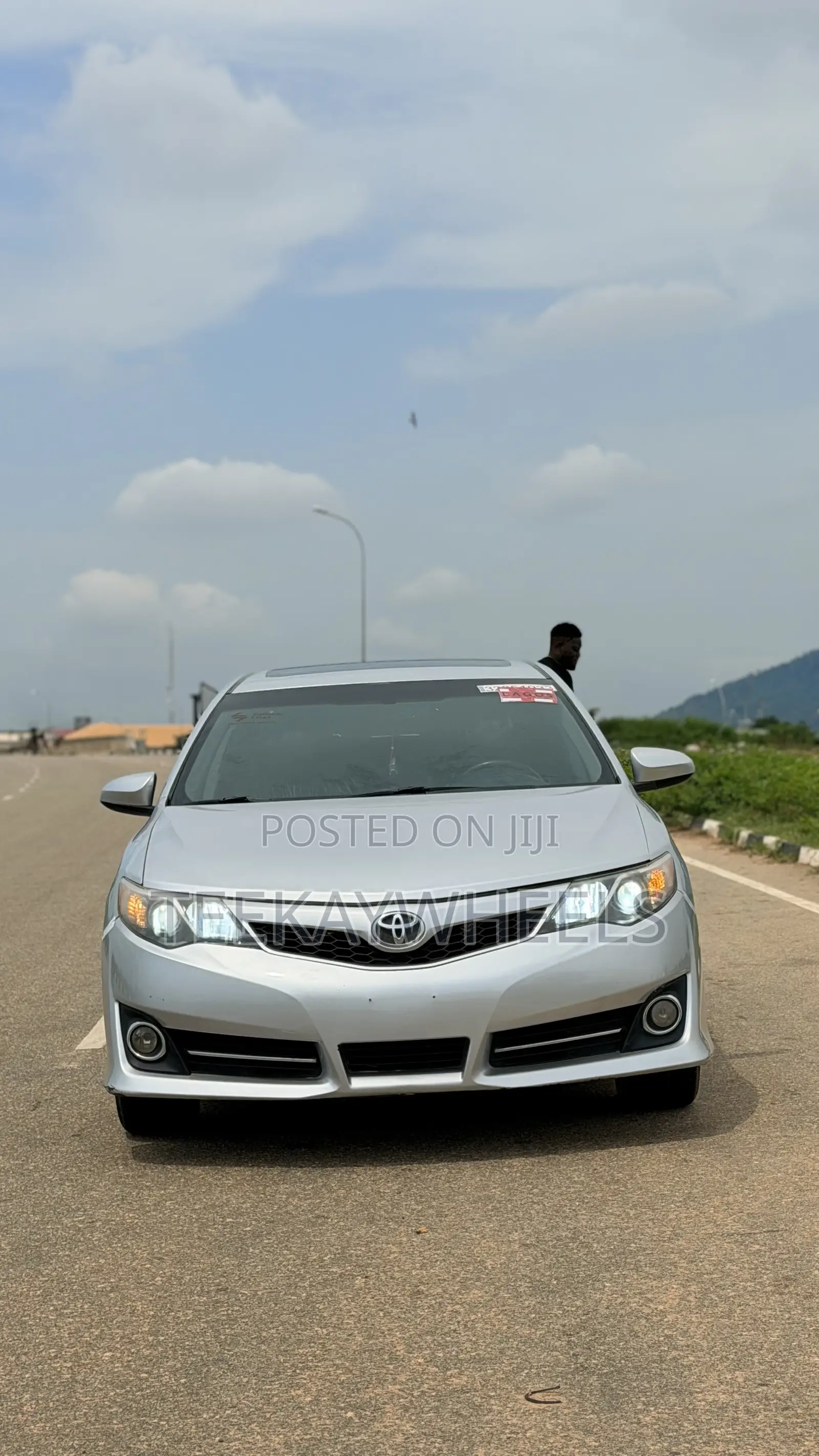 Toyota Camry SE V6 4dr Sedan (3.5L 6cyl 6A) 2013 Silver