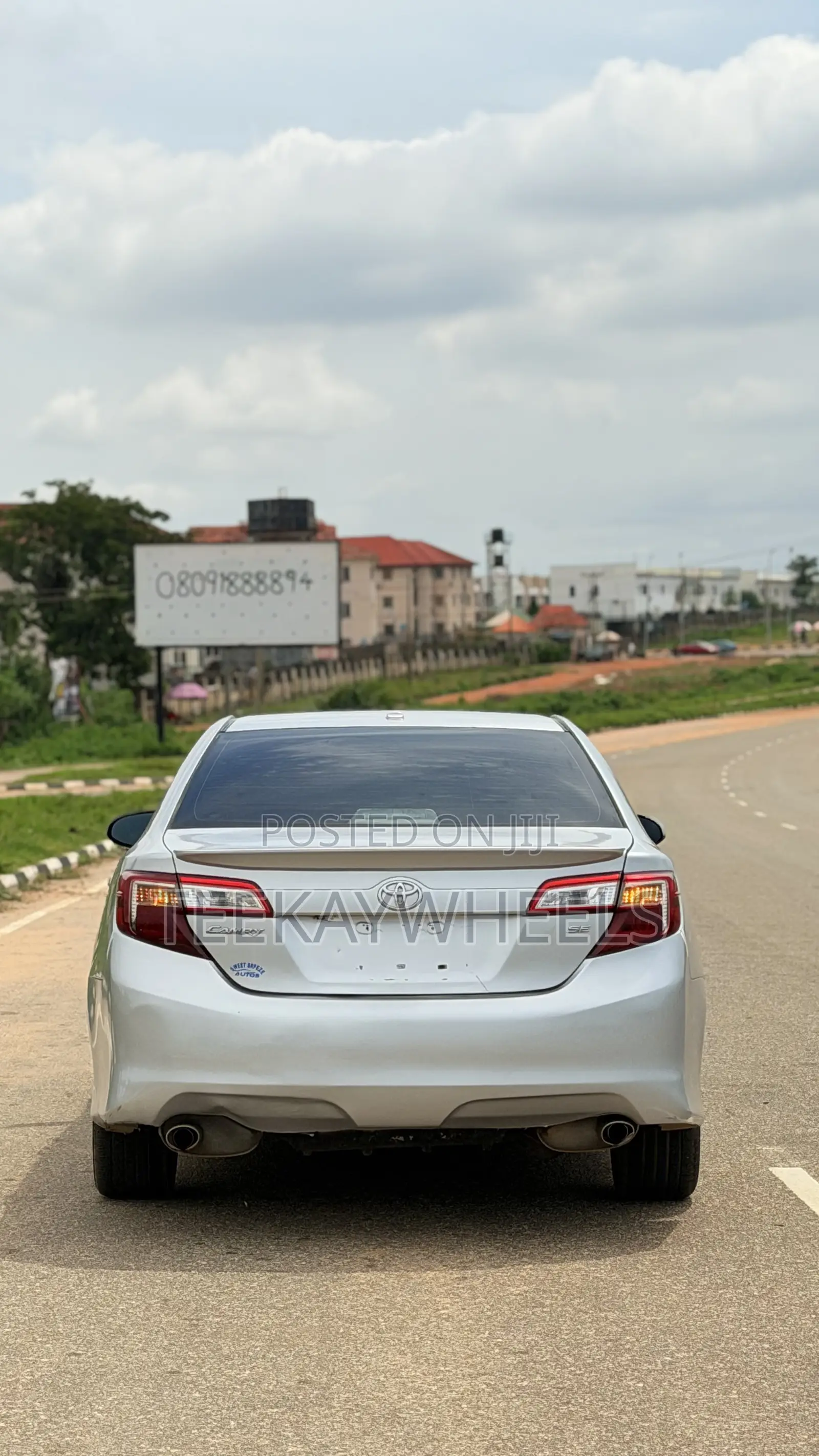 Toyota Camry SE V6 4dr Sedan (3.5L 6cyl 6A) 2013 Silver