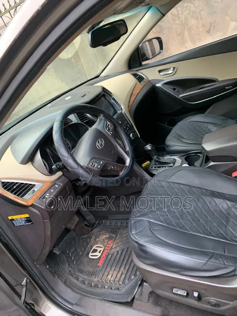 Hyundai Santa Fe SE 2012 Gray