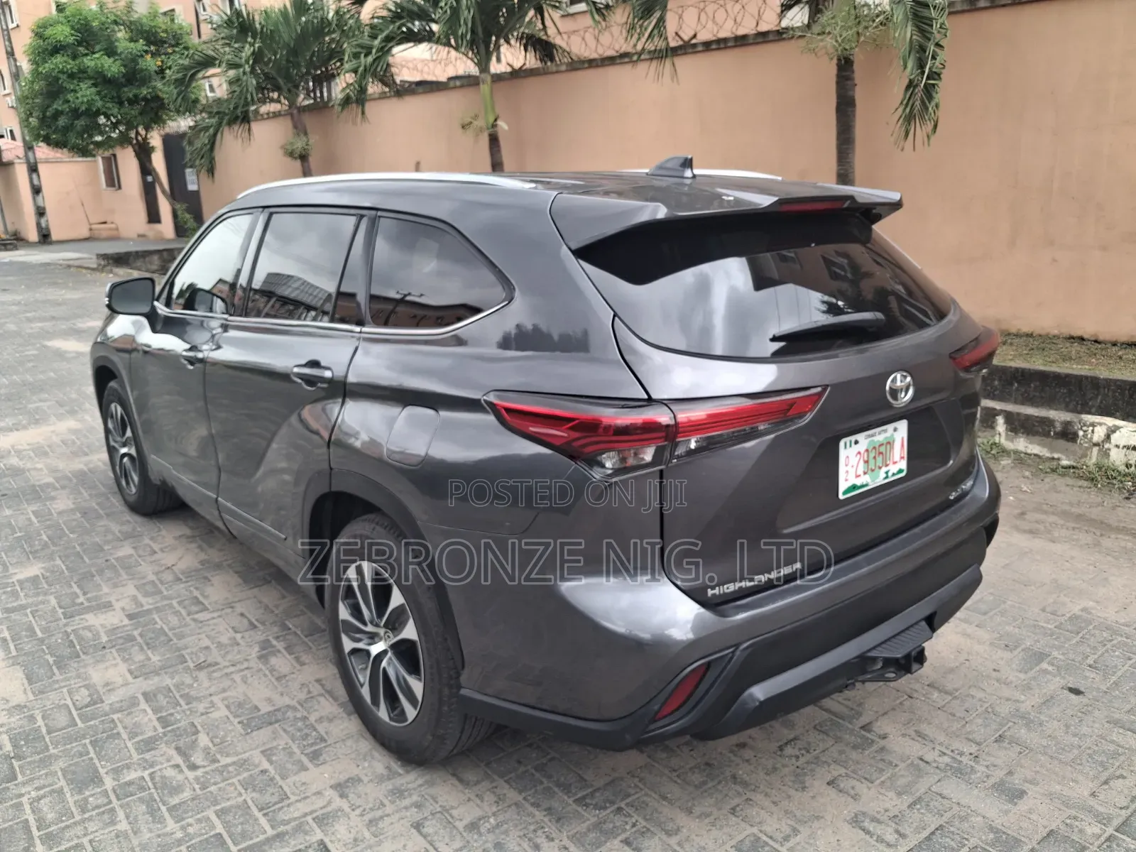 Toyota Highlander 2021 Gray