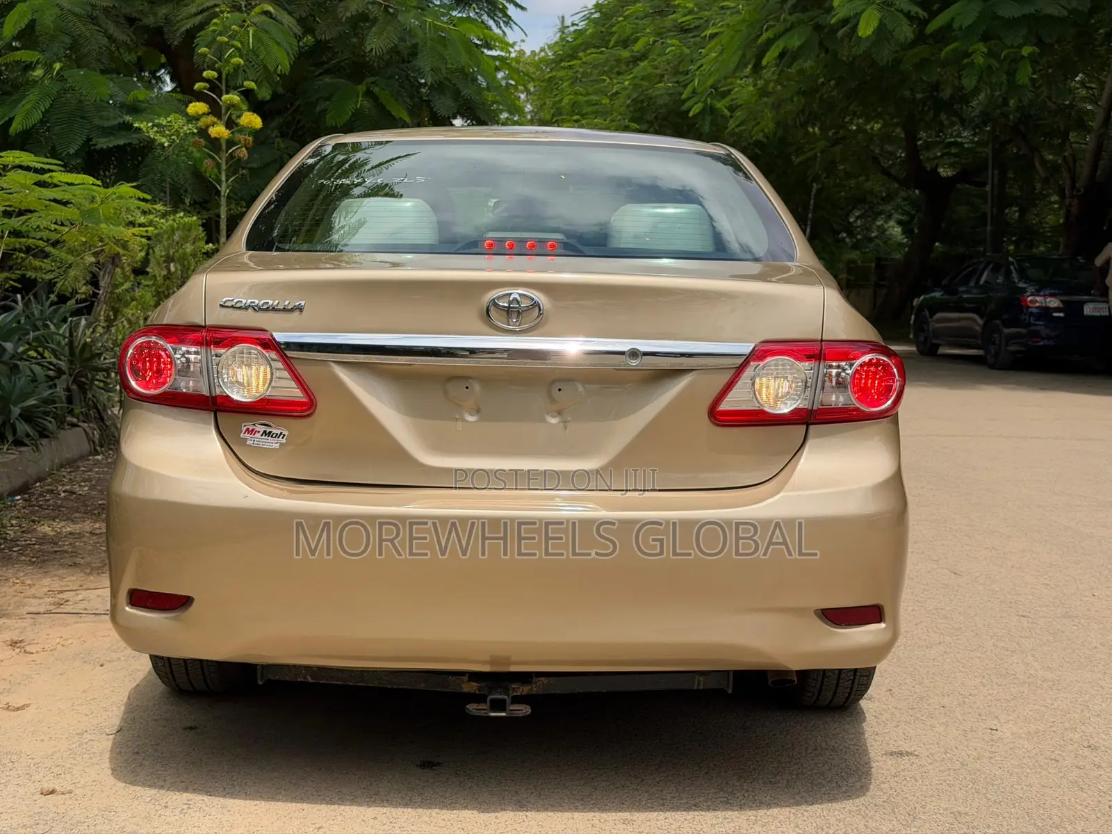 Toyota Corolla LE 4dr Sedan (1.8L 4cyl 4A) 2013 Gold