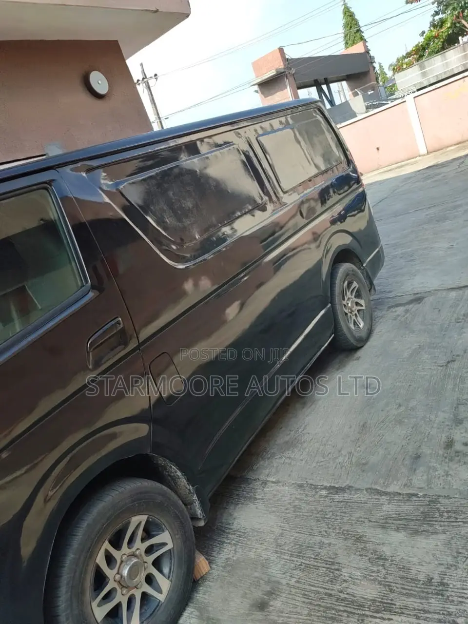 Toyota HiAce 2012 Black