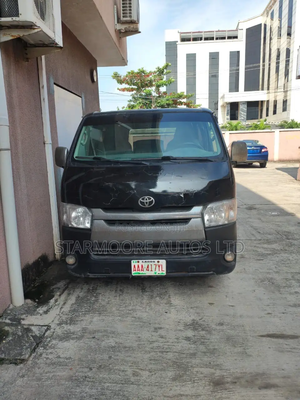 Toyota HiAce 2012 Black
