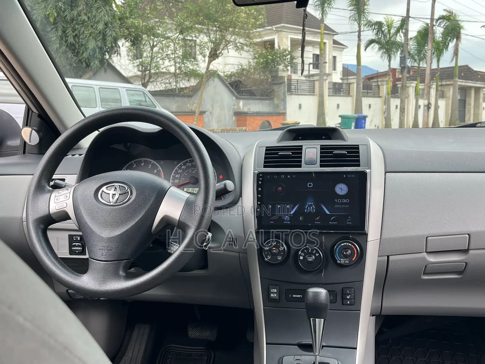 Toyota Corolla LE 4dr Sedan (1.8L 4cyl 4A) 2013 Silver
