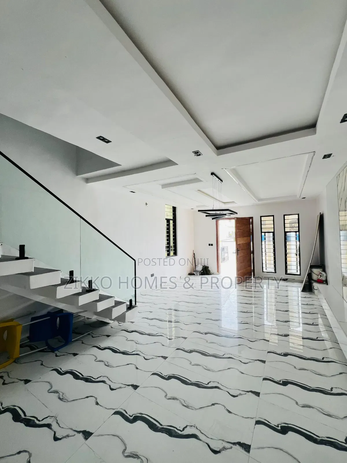 4bdrm Duplex in Ikota for sale