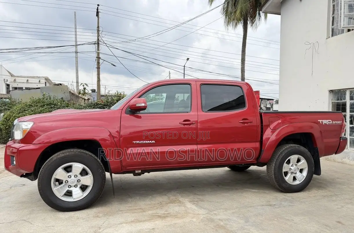 Toyota Tacoma 2014 Red