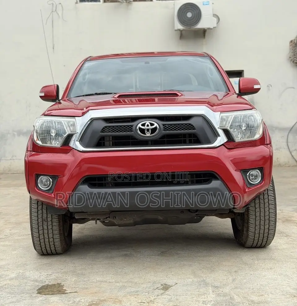 Toyota Tacoma 2014 Red