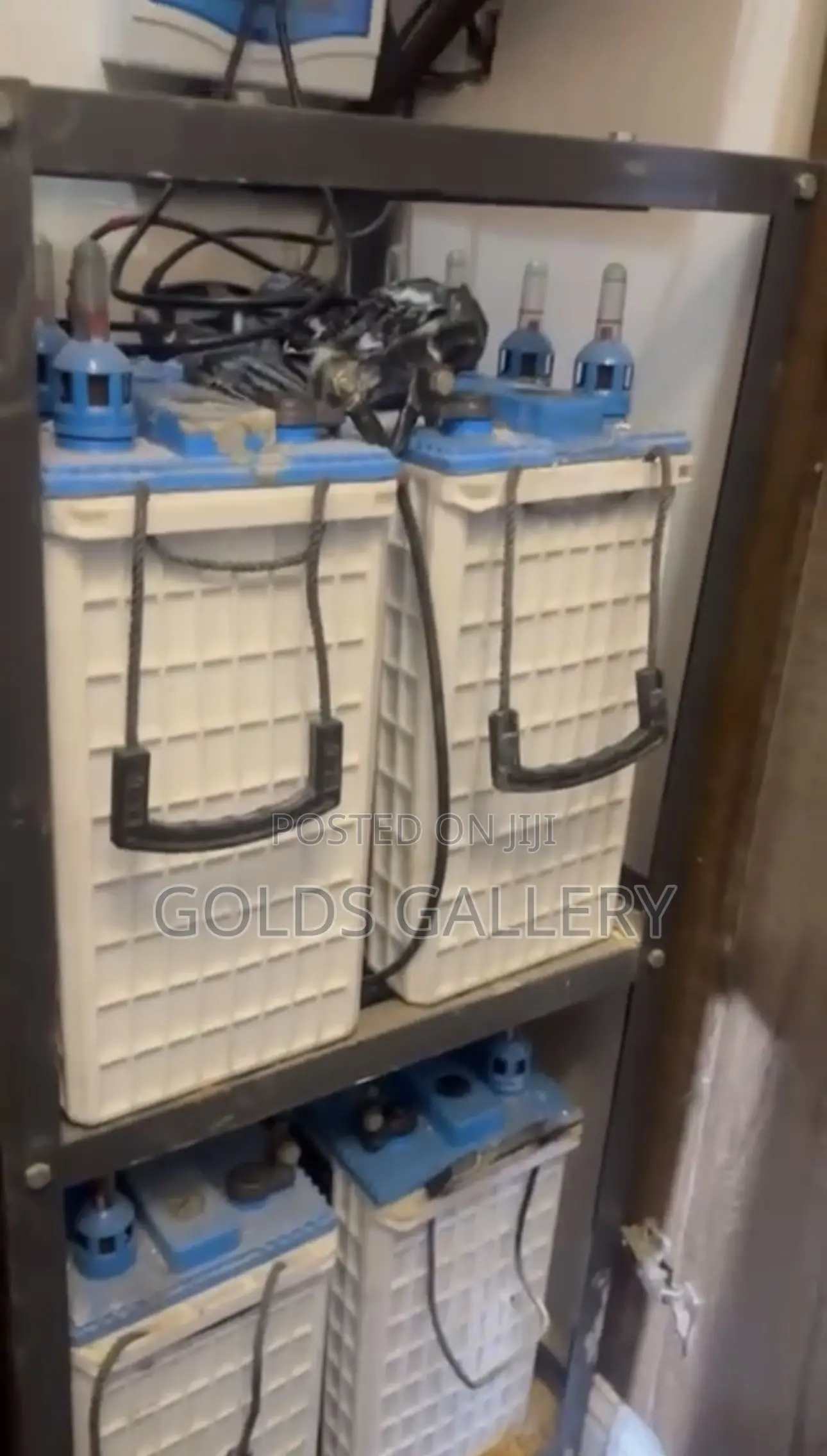 5kva Solar Hybrid Inverter With (4) 220ah Turbular Batteries