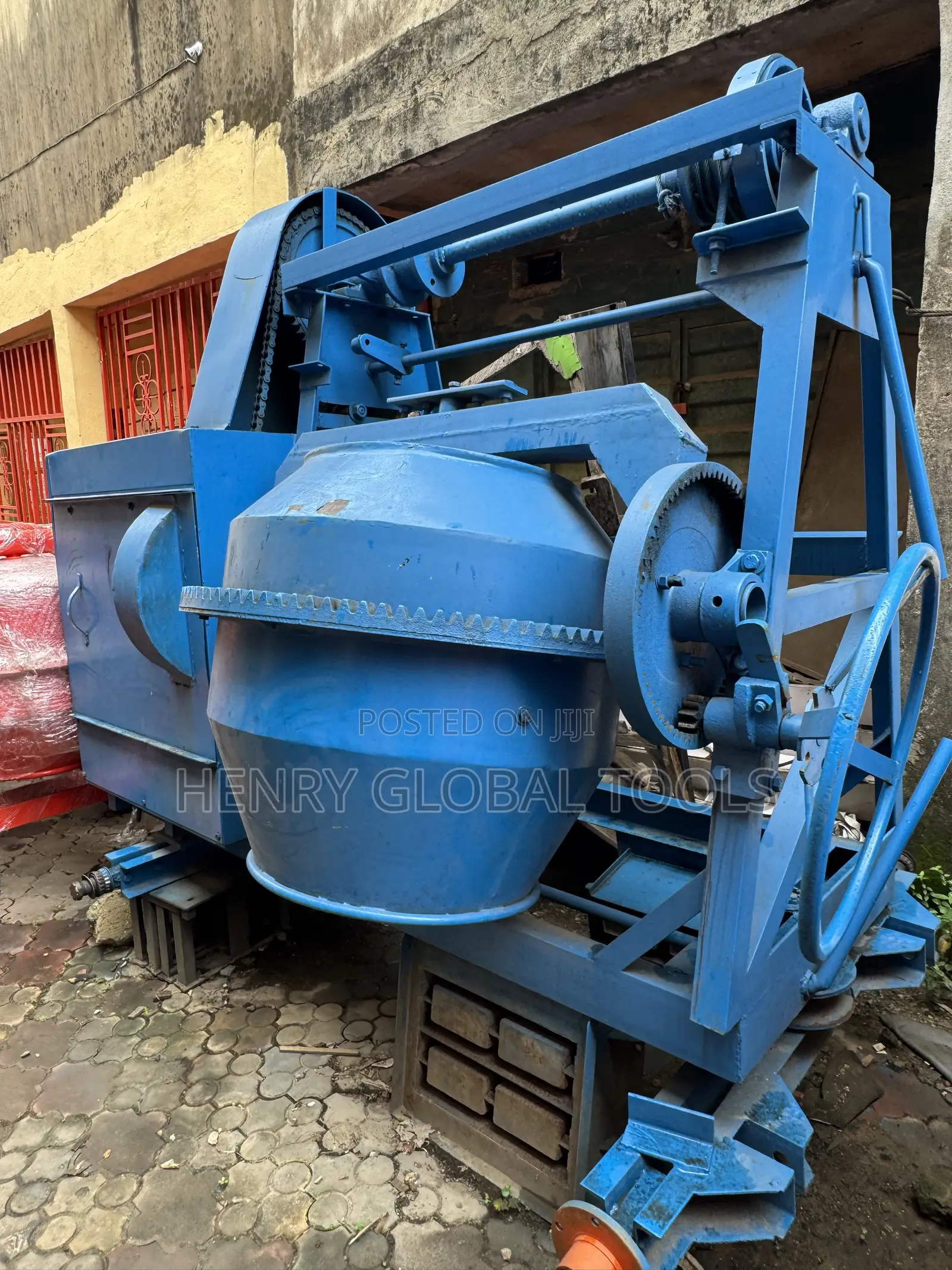 700L Heavy-Duty Concrete Mixer With Hoist – For Construction &Projects