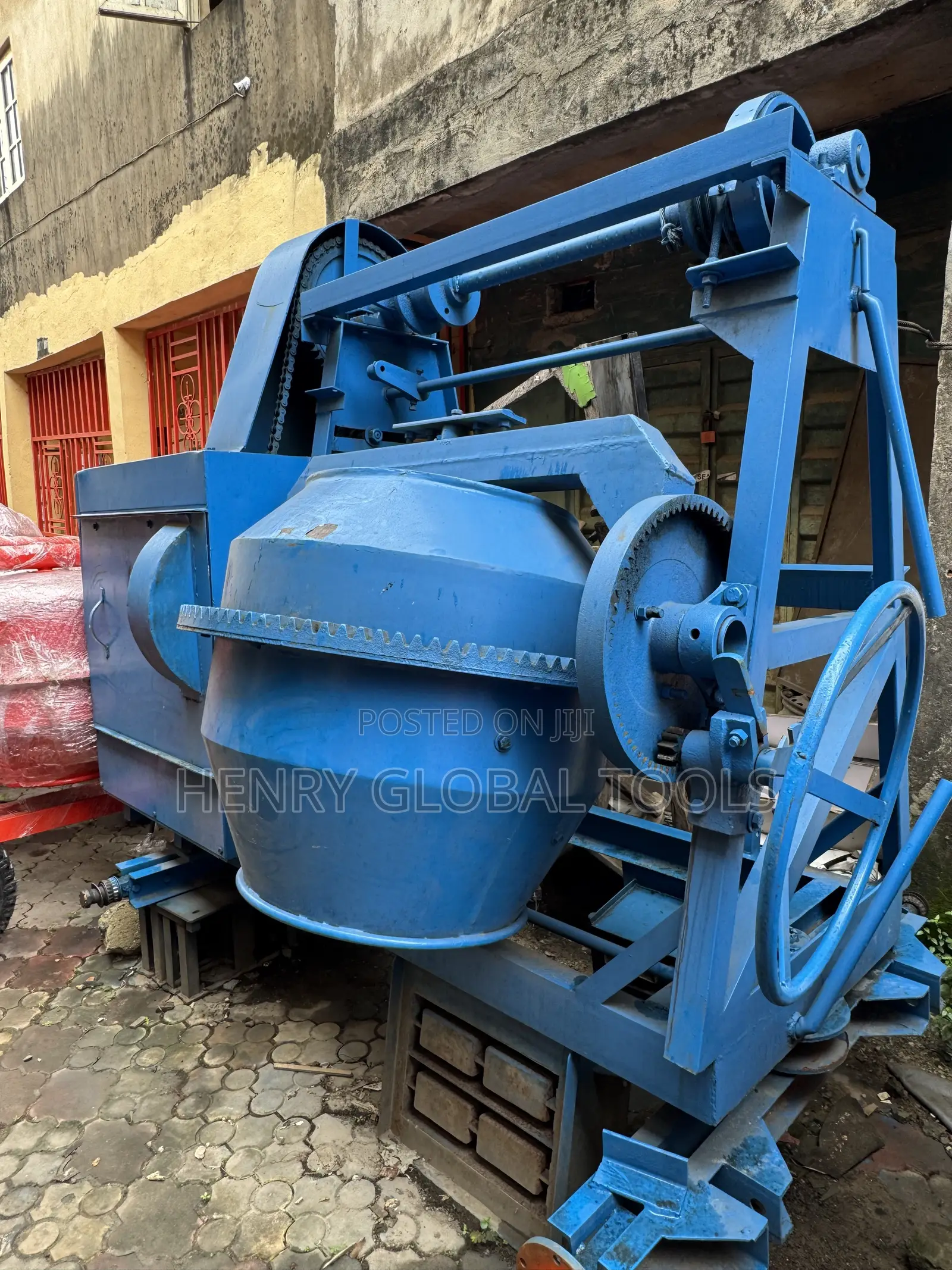 700L Heavy-Duty Concrete Mixer With Hoist – For Construction &Projects