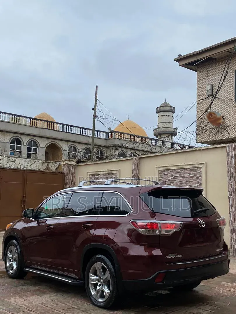 Toyota Highlander 2015 Red