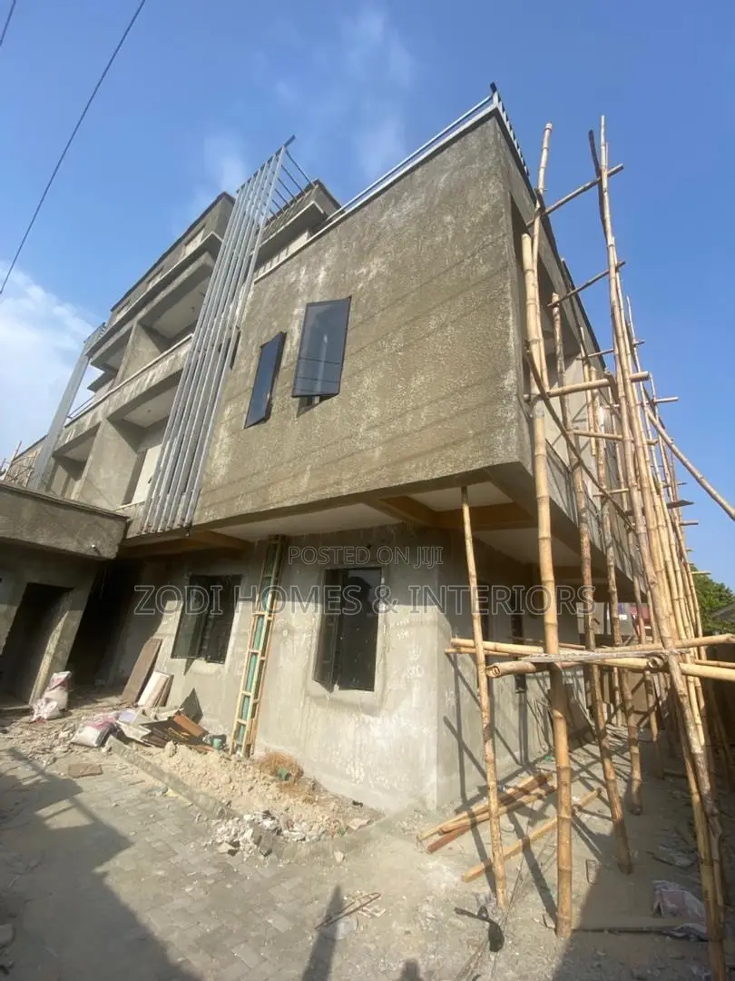 4bdrm Duplex in Lekki for rent
