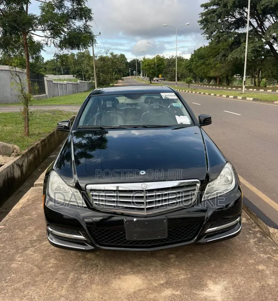 Mercedes-Benz C300 2013 Black