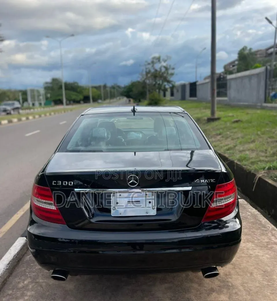 Mercedes-Benz C300 2013 Black