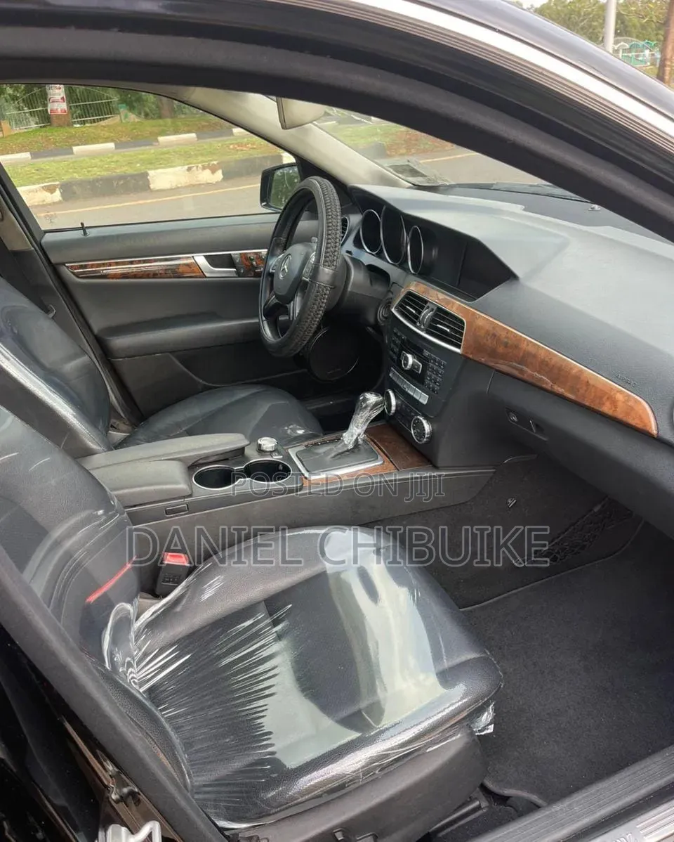 Mercedes-Benz C300 2013 Black