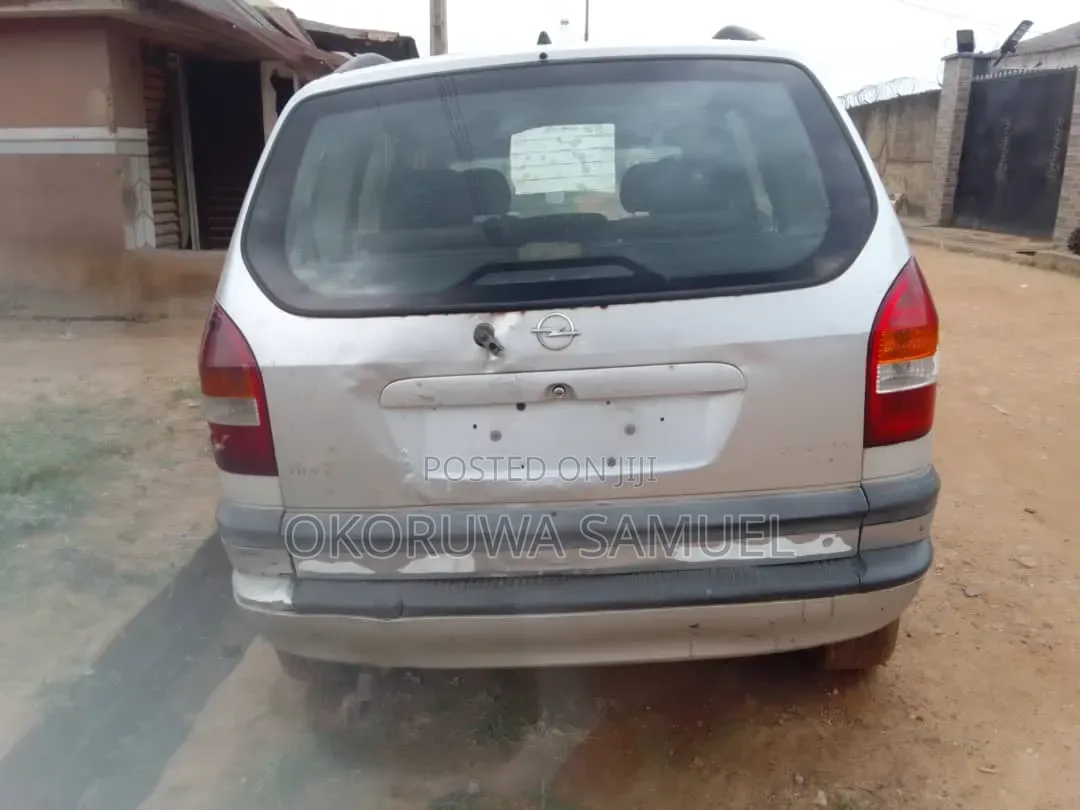 Opel Zafira 2001 Silver