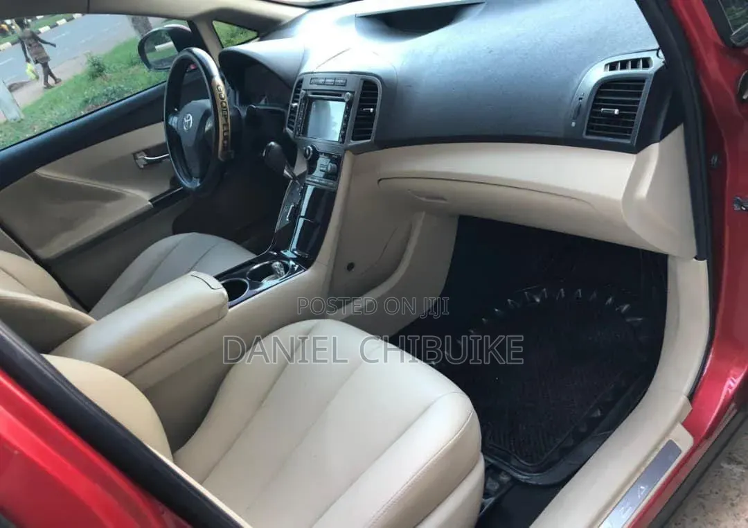 Toyota Venza 2010 Red