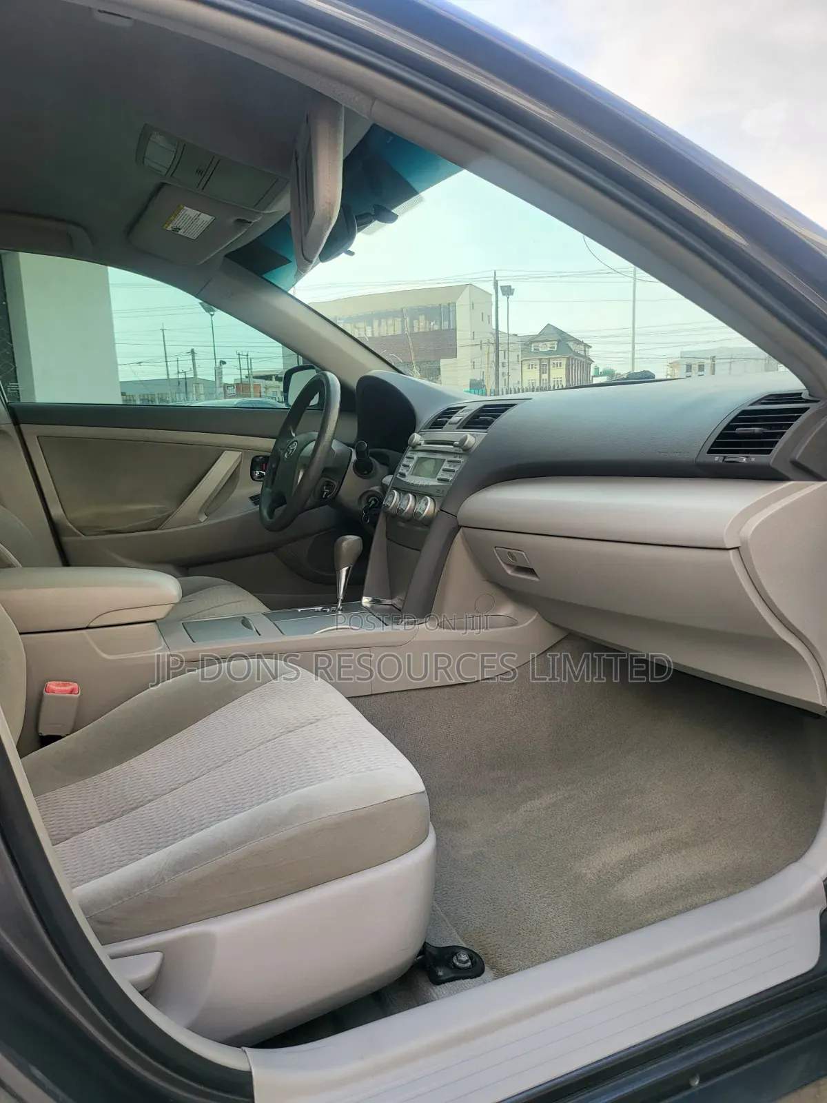 Toyota Camry LE 4dr Sedan (2.5L 4cyl 6AM) 2010 Gray