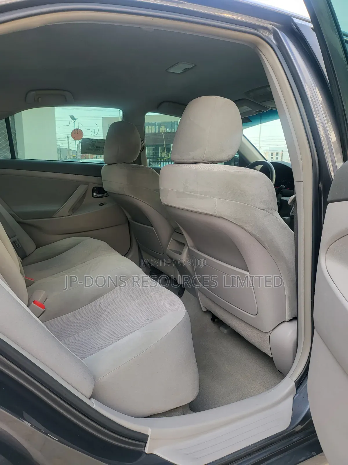 Toyota Camry LE 4dr Sedan (2.5L 4cyl 6AM) 2010 Gray