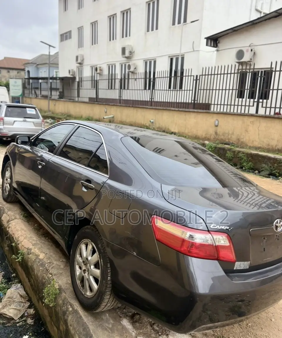 Toyota Camry LE 4dr Sedan (2.4L 4cyl 5A) 2008 Gray