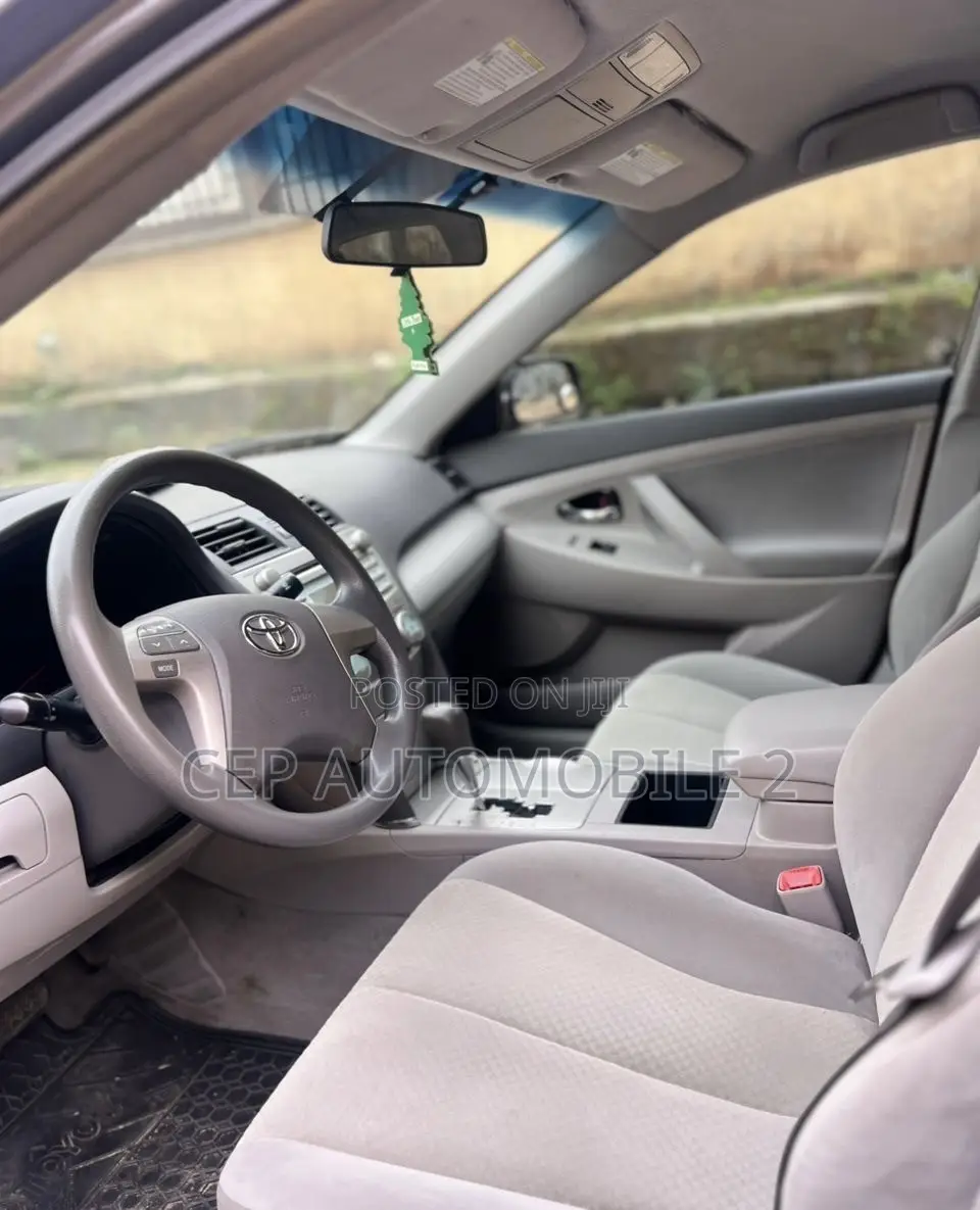Toyota Camry LE 4dr Sedan (2.4L 4cyl 5A) 2008 Gray