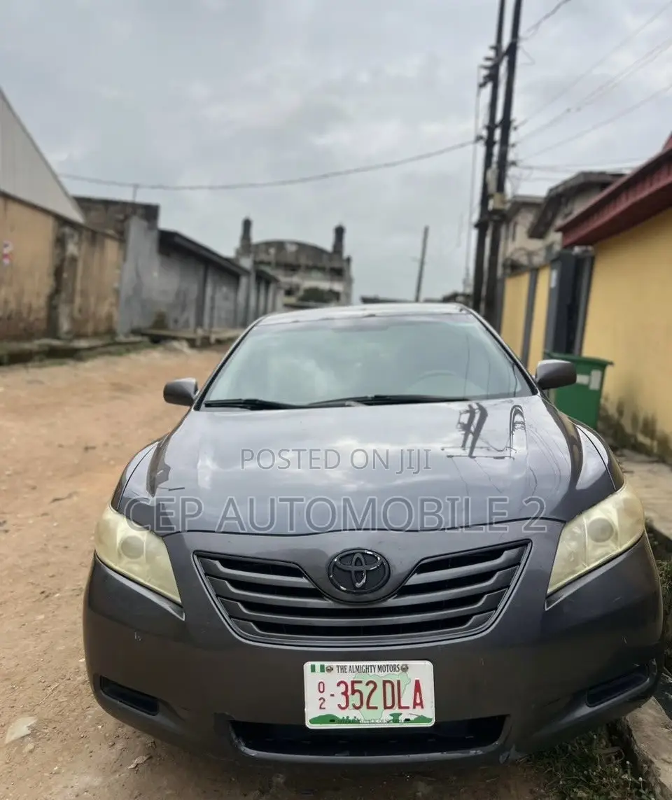 Toyota Camry LE 4dr Sedan (2.4L 4cyl 5A) 2008 Gray
