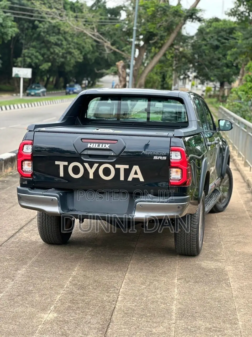 Toyota Hilux 2025 Black
