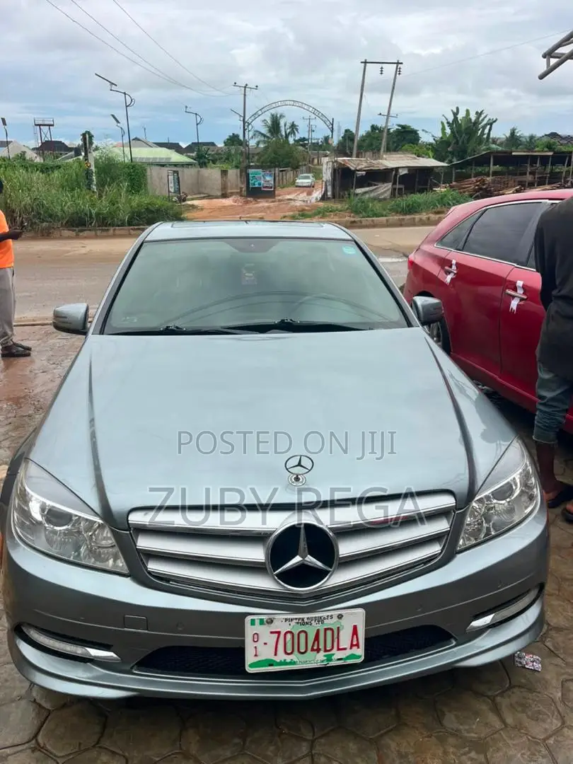 Mercedes-Benz C300 2011 Gray