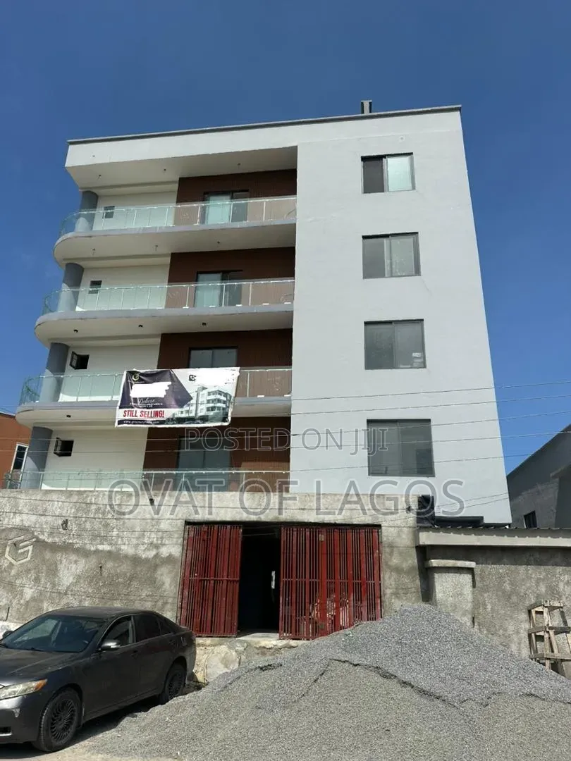 2bdrm Apartment in Lekki Phase 1 for sale