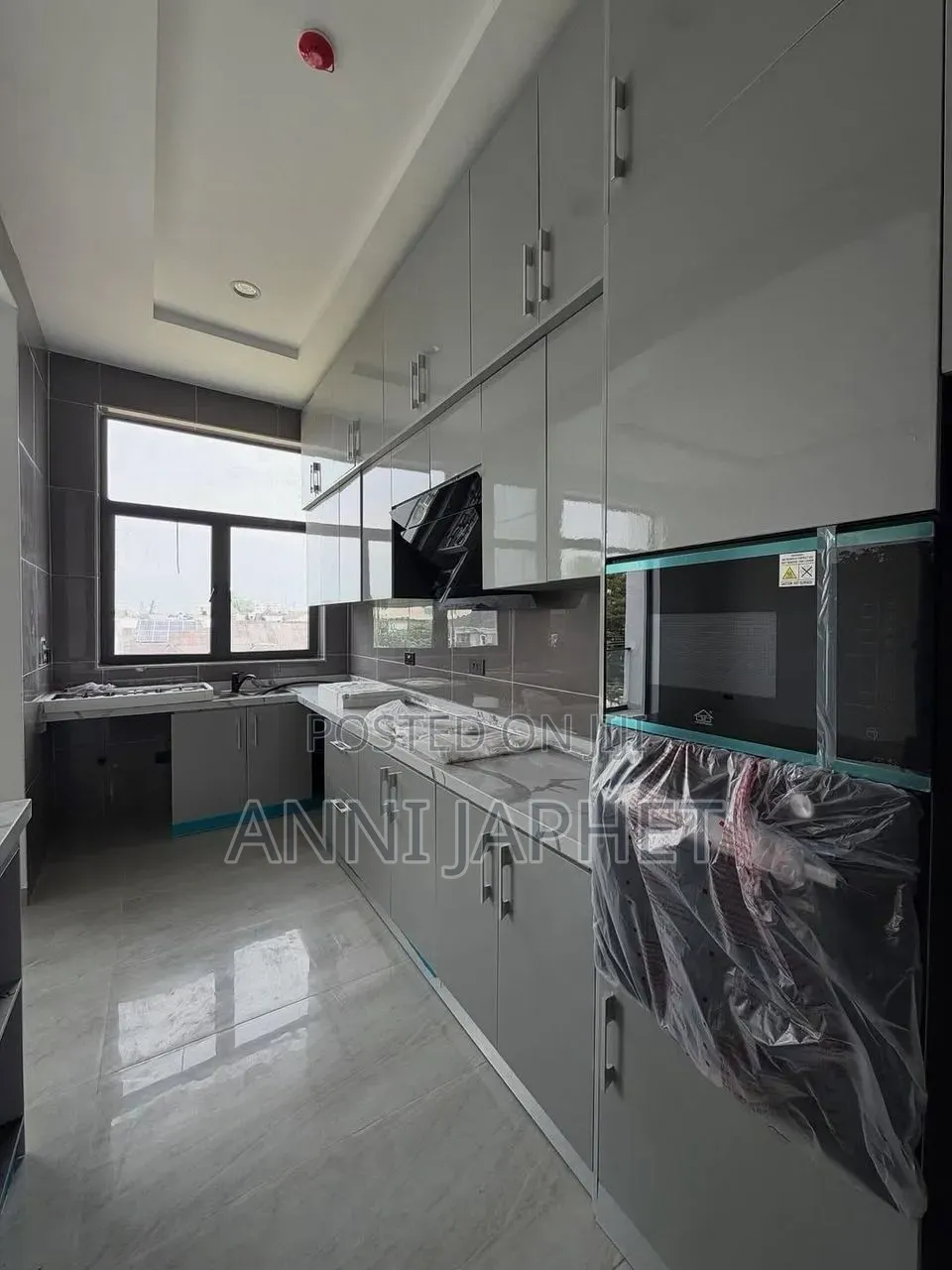 2bdrm Apartment in Lekki Phase 1 for rent