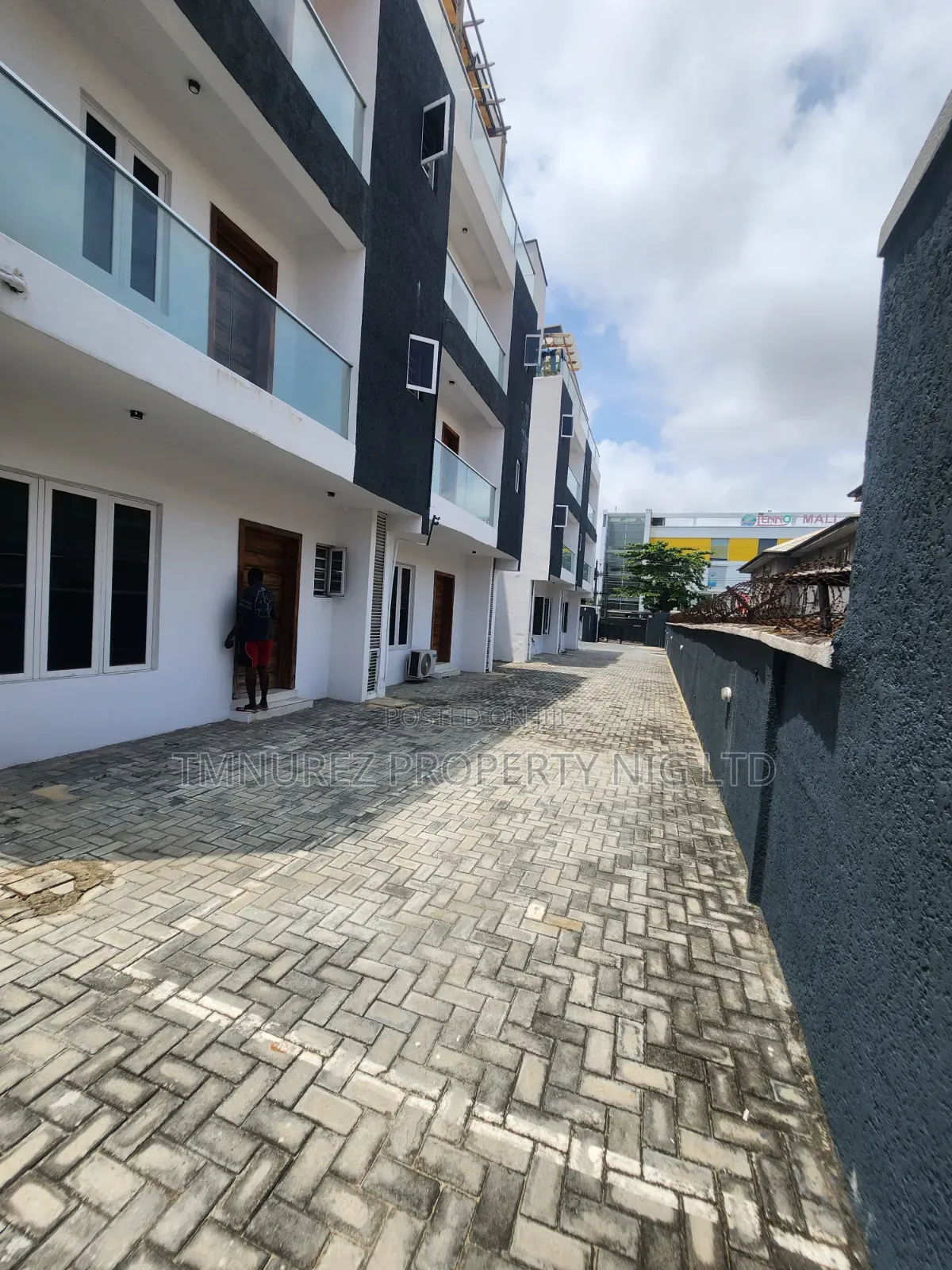 Furnished 4bdrm Duplex in Lekki Phase 1 for rent