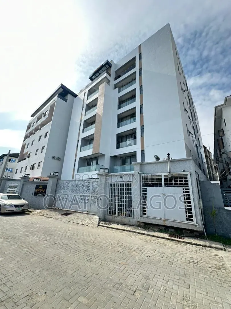 3bdrm Penthouse in Lekki Phase 1 for sale