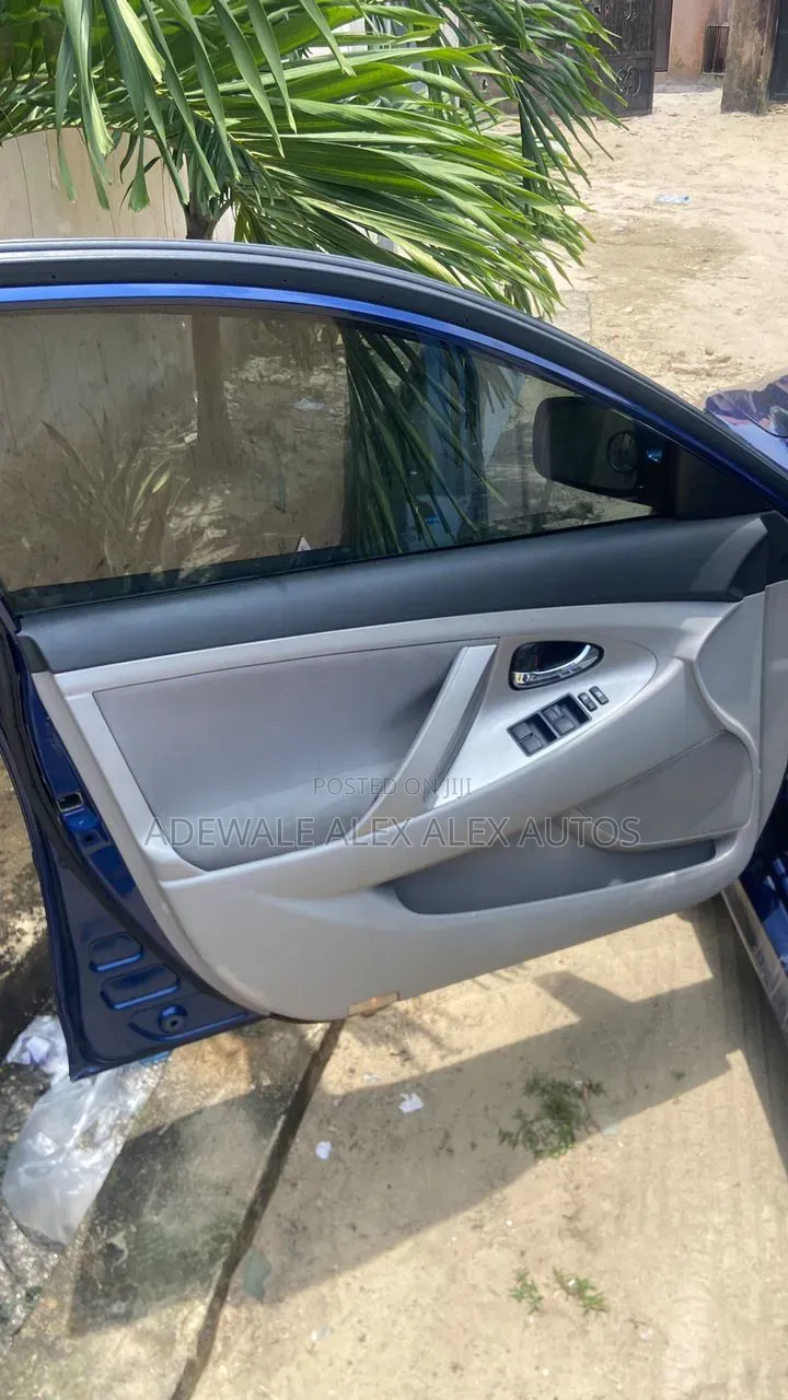 Toyota Camry SE 4dr Sedan (2.4L 4cyl 5A) 2009 Blue
