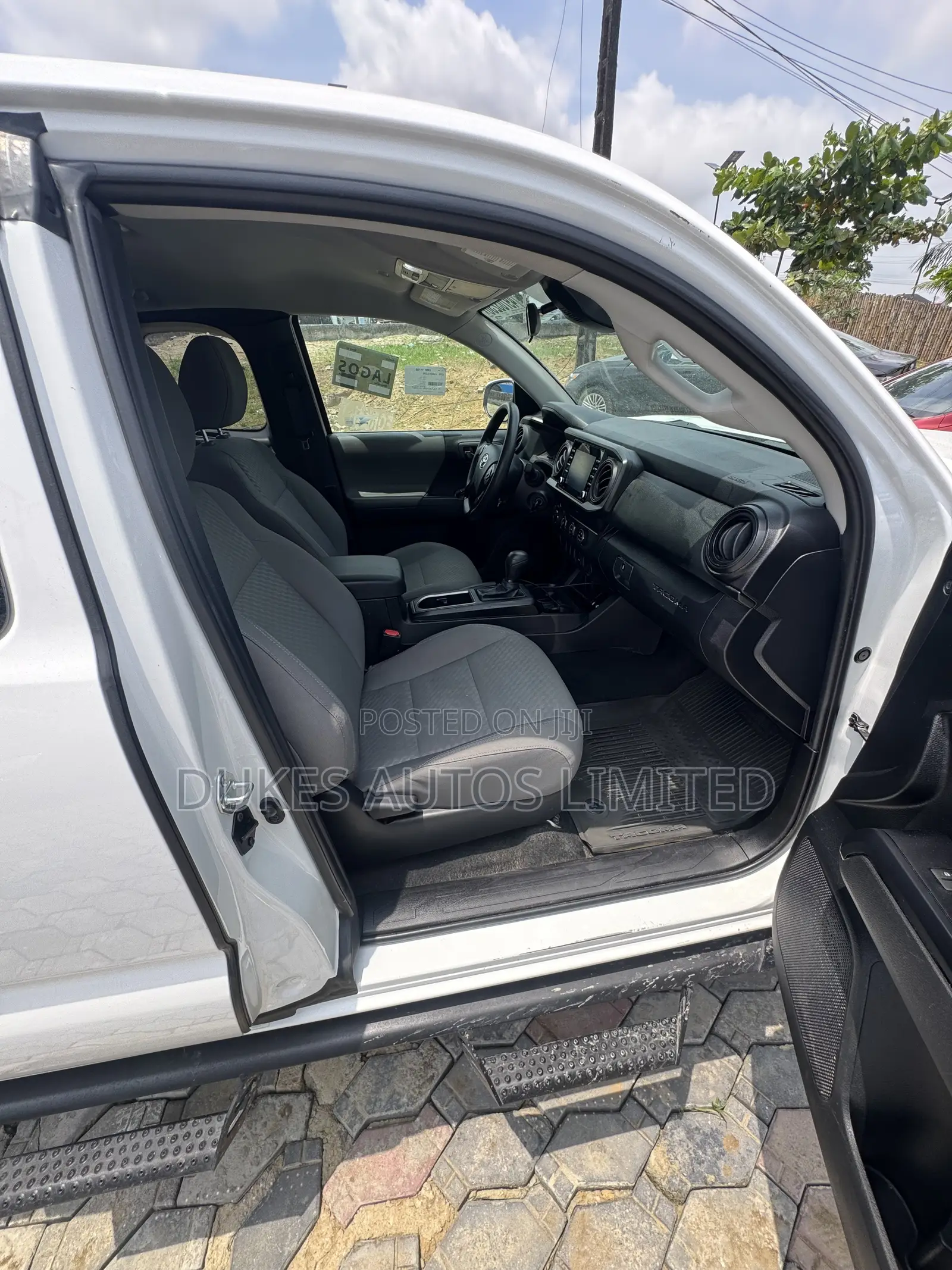 Toyota Tacoma 2023 White