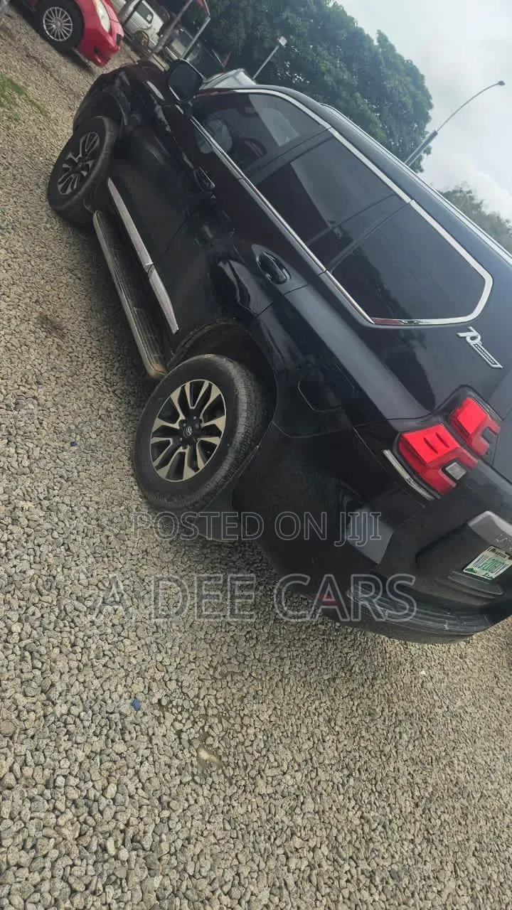 Toyota Land Cruiser Prado 2015 Black