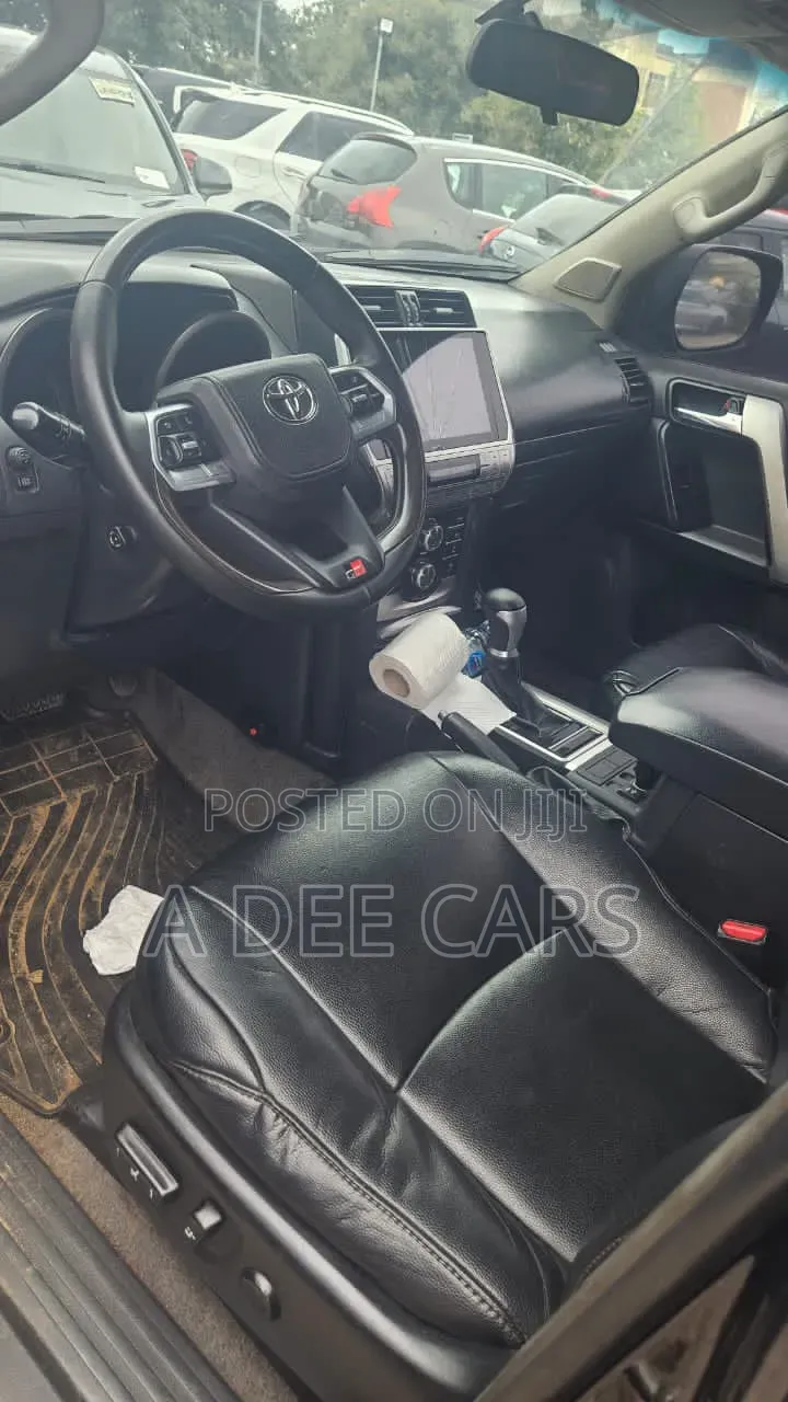 Toyota Land Cruiser Prado 2015 Black