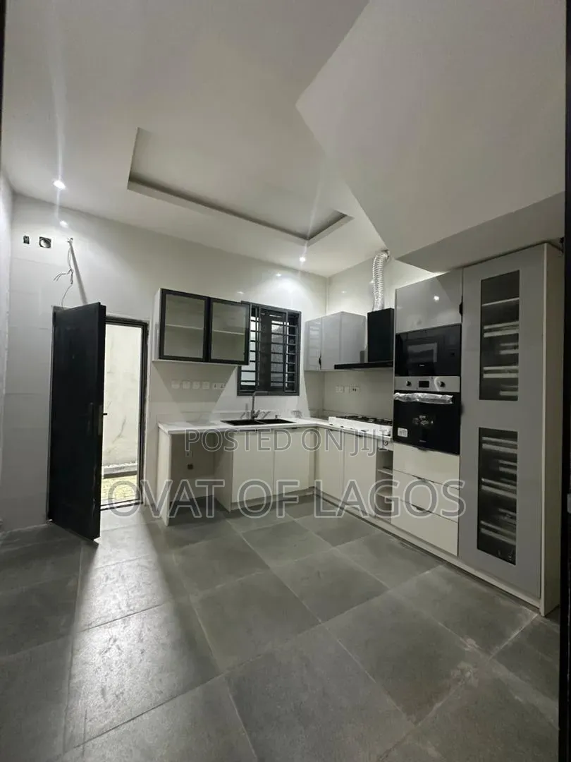 4bdrm Duplex in Ikate for sale
