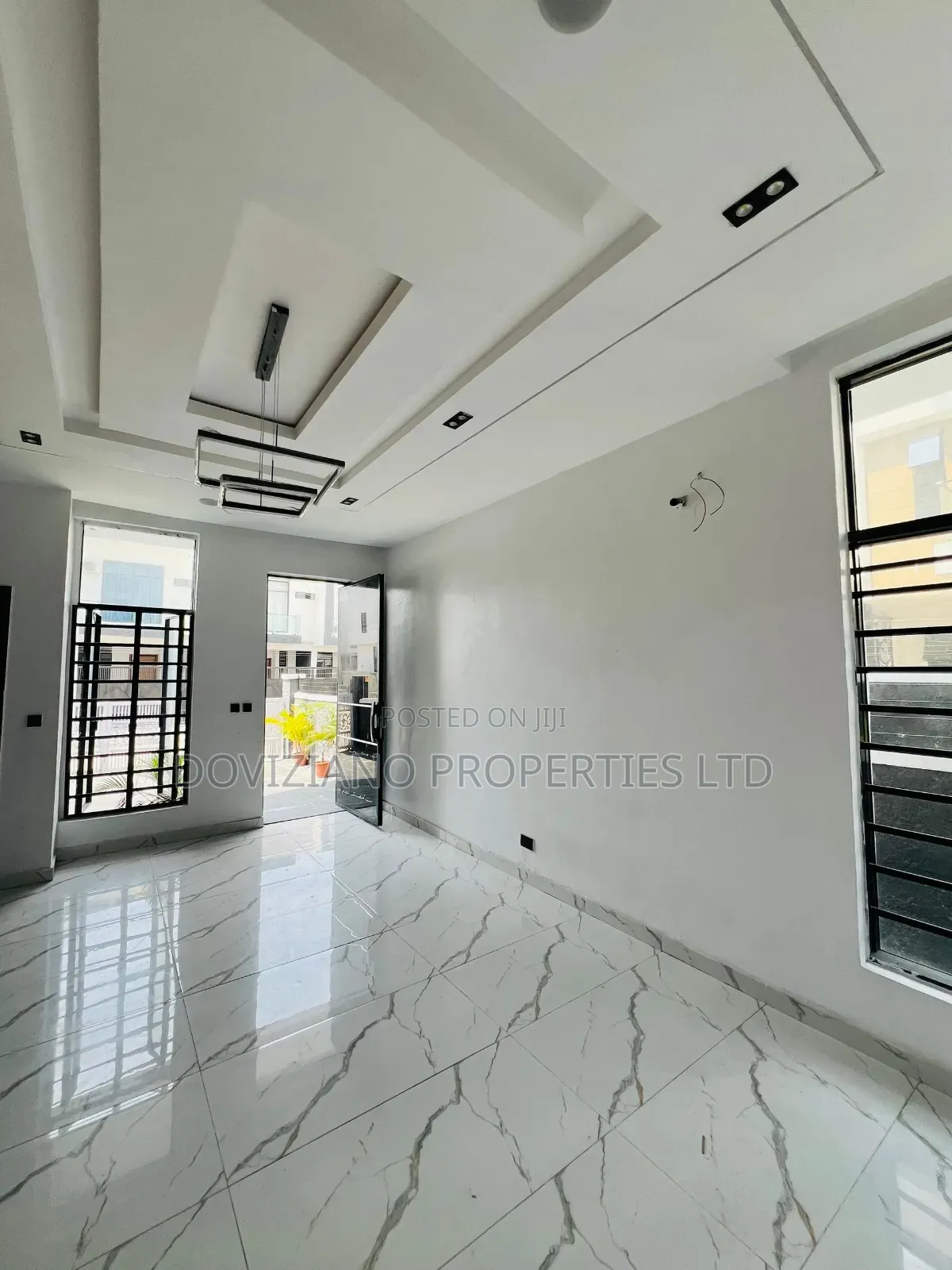 4bdrm Duplex in Ikota for sale