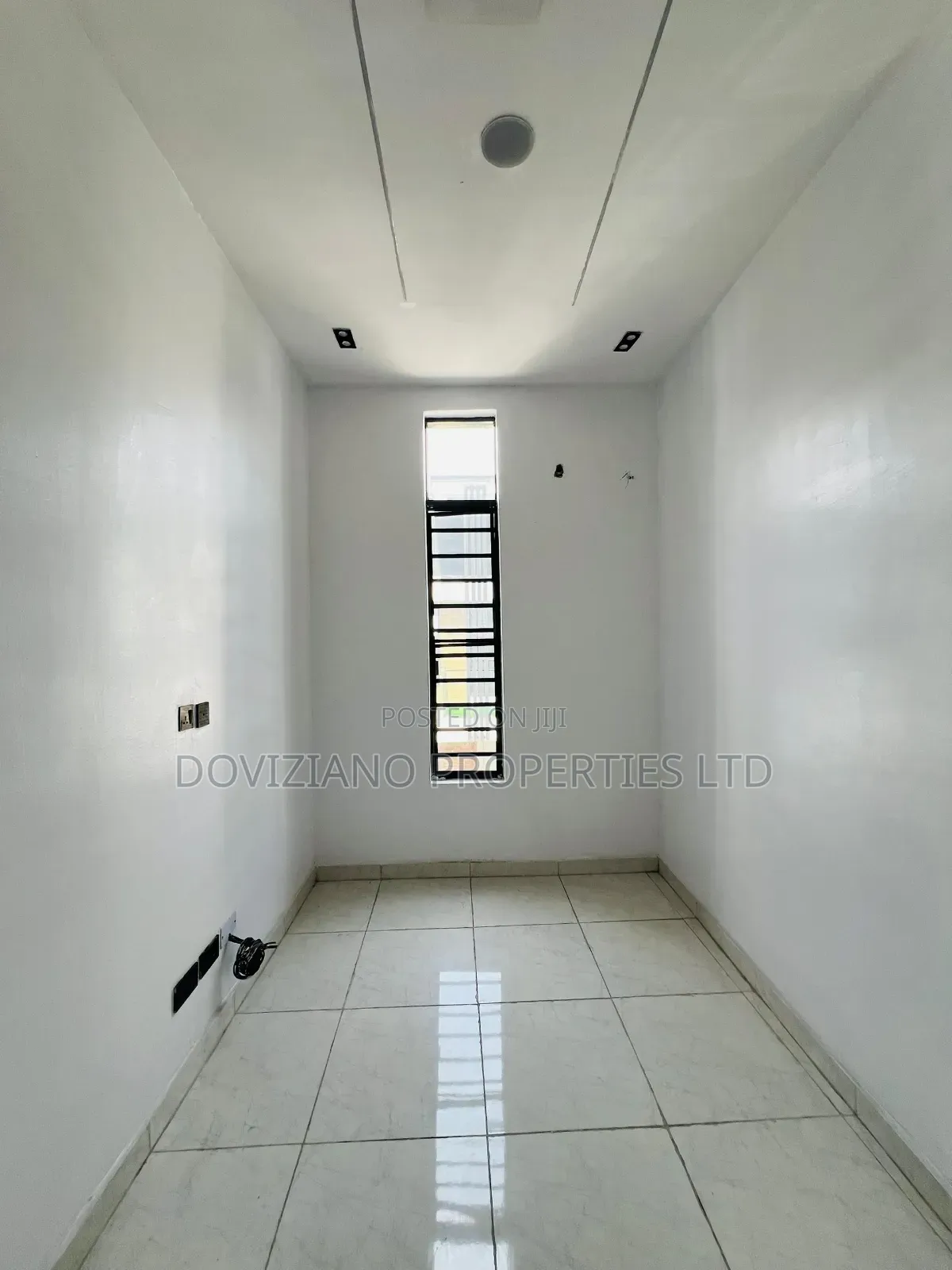 4bdrm Duplex in Ikota for sale