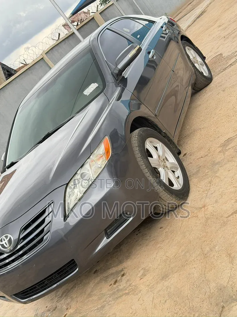 Toyota Camry LE 4dr Sedan (2.4L 4cyl 5A) 2009 Gray