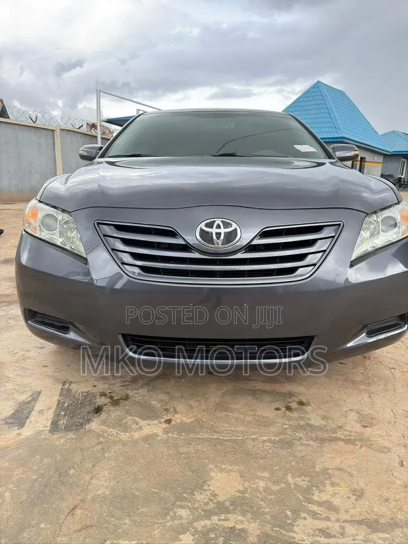 Toyota Camry LE 4dr Sedan (2.4L 4cyl 5A) 2009 Gray